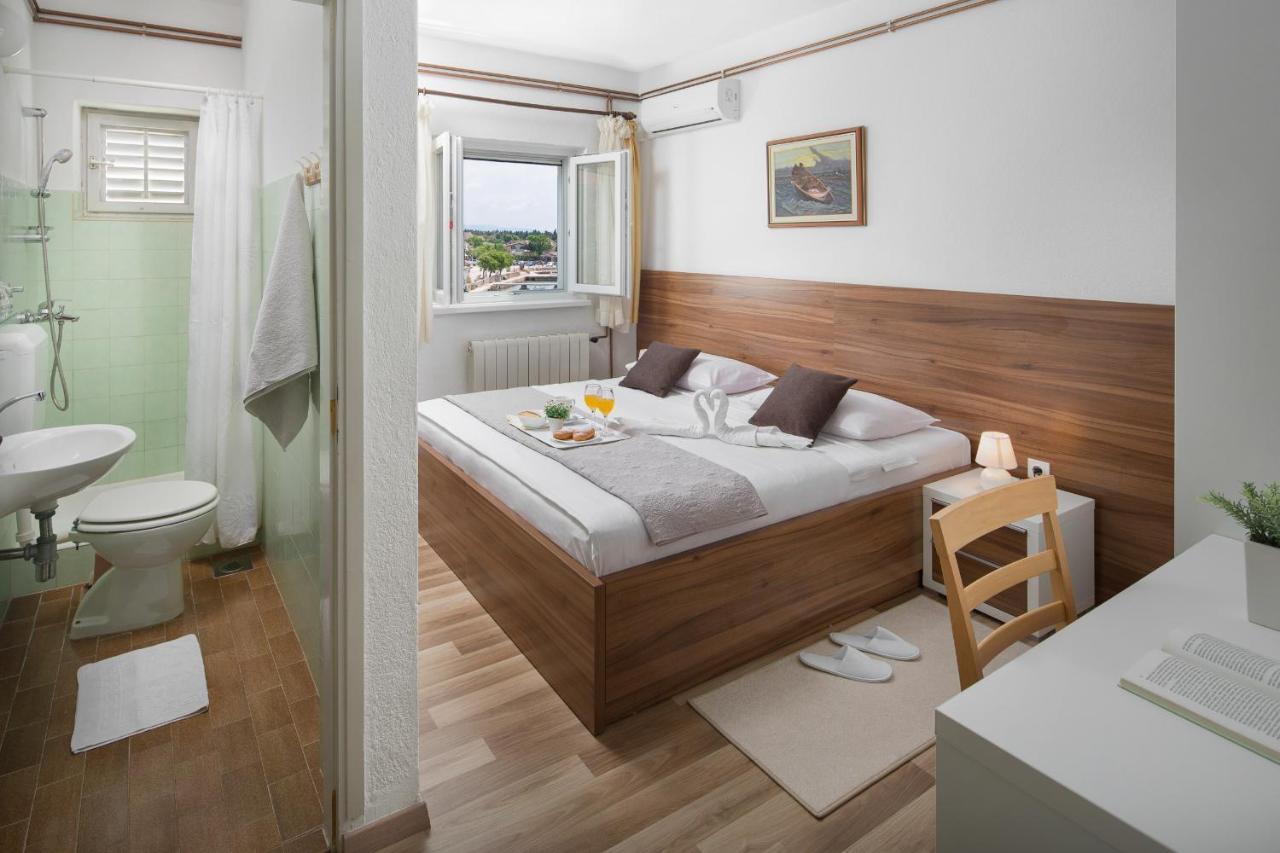 Pansion Andelko Starigrad Paklenica Exterior foto